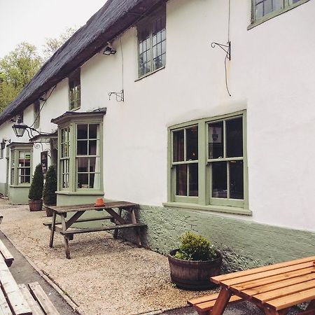 Hambro Arms Hotel Milton Abbas Екстериор снимка