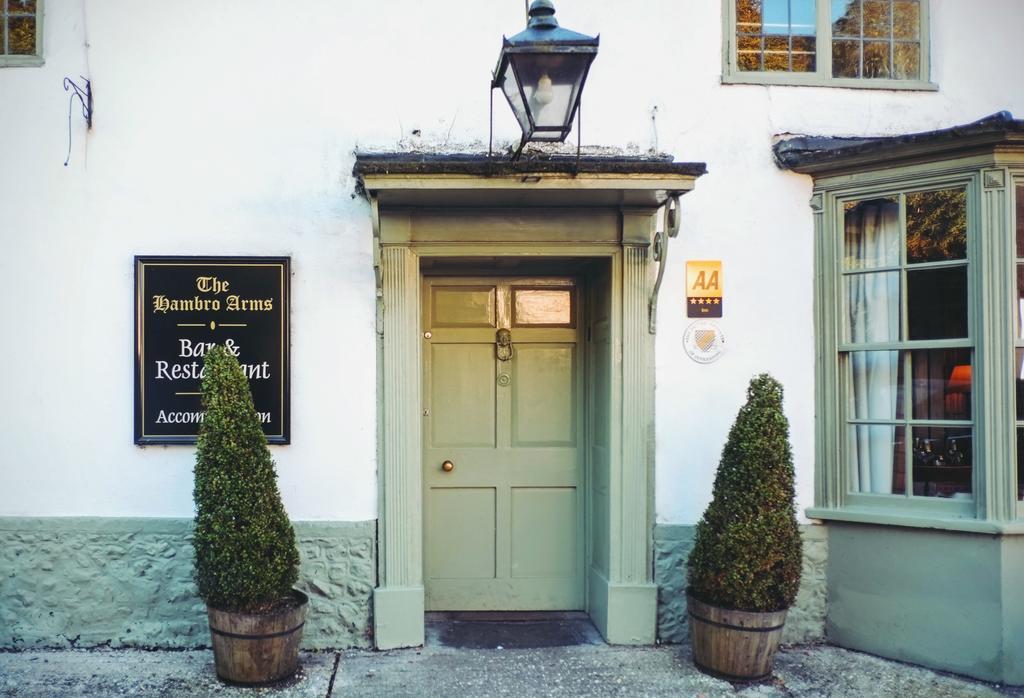 Hambro Arms Hotel Milton Abbas Екстериор снимка