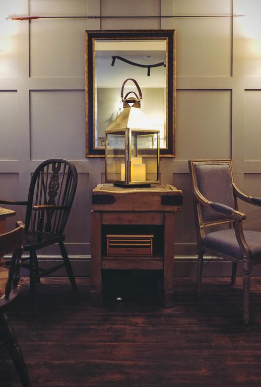 Hambro Arms Hotel Milton Abbas Екстериор снимка